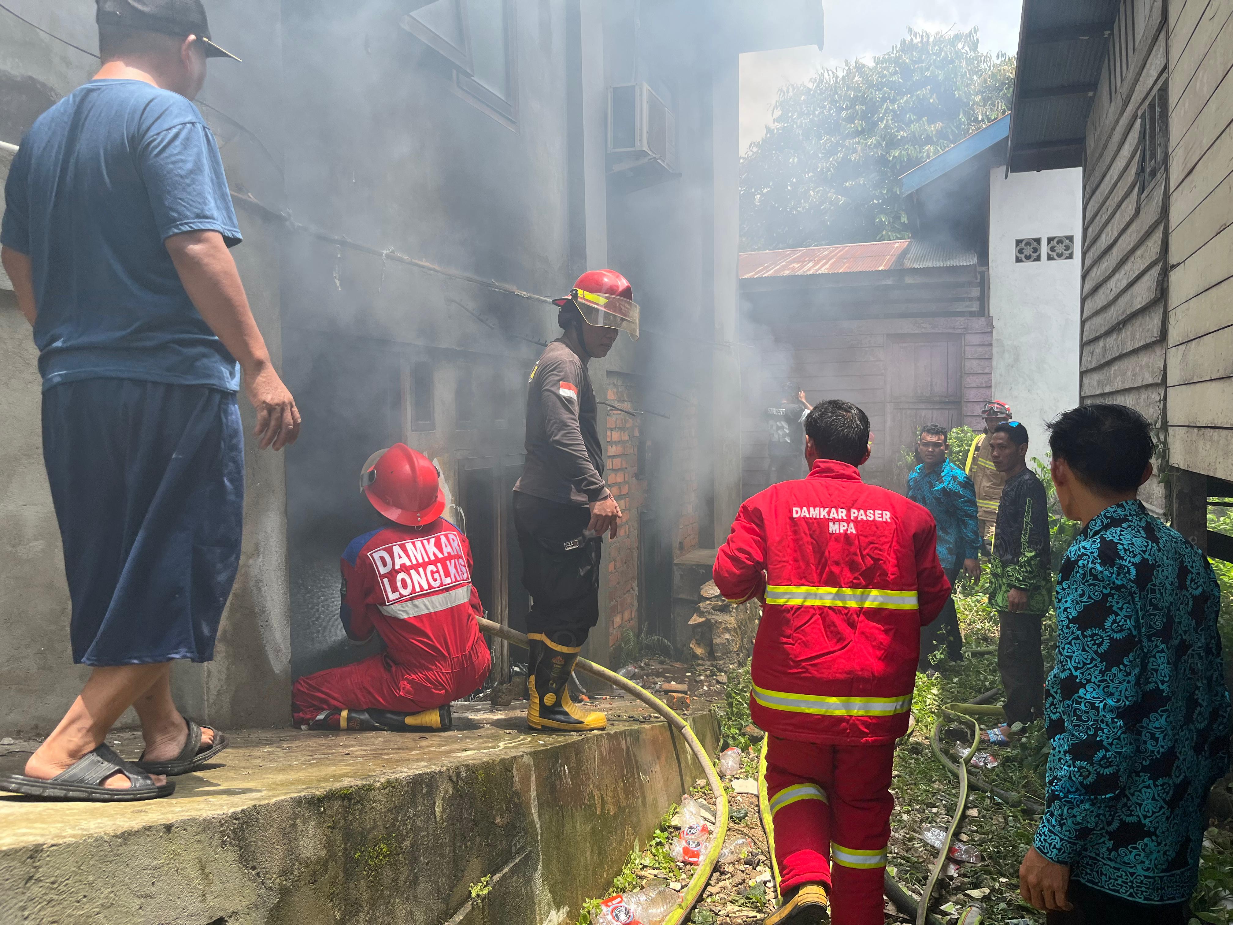 MUSIBAH: Kebakaran kembali melanda rumah warga Kabupaten Paser di Kecamatan Long Ikis, Kamis (26/3/2026).  