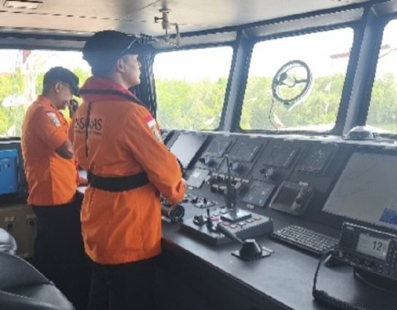PATROLI: Tim SAR gabungan melakukan patroli penyisiran perairan Balikpapan hingga wilayah IKN.