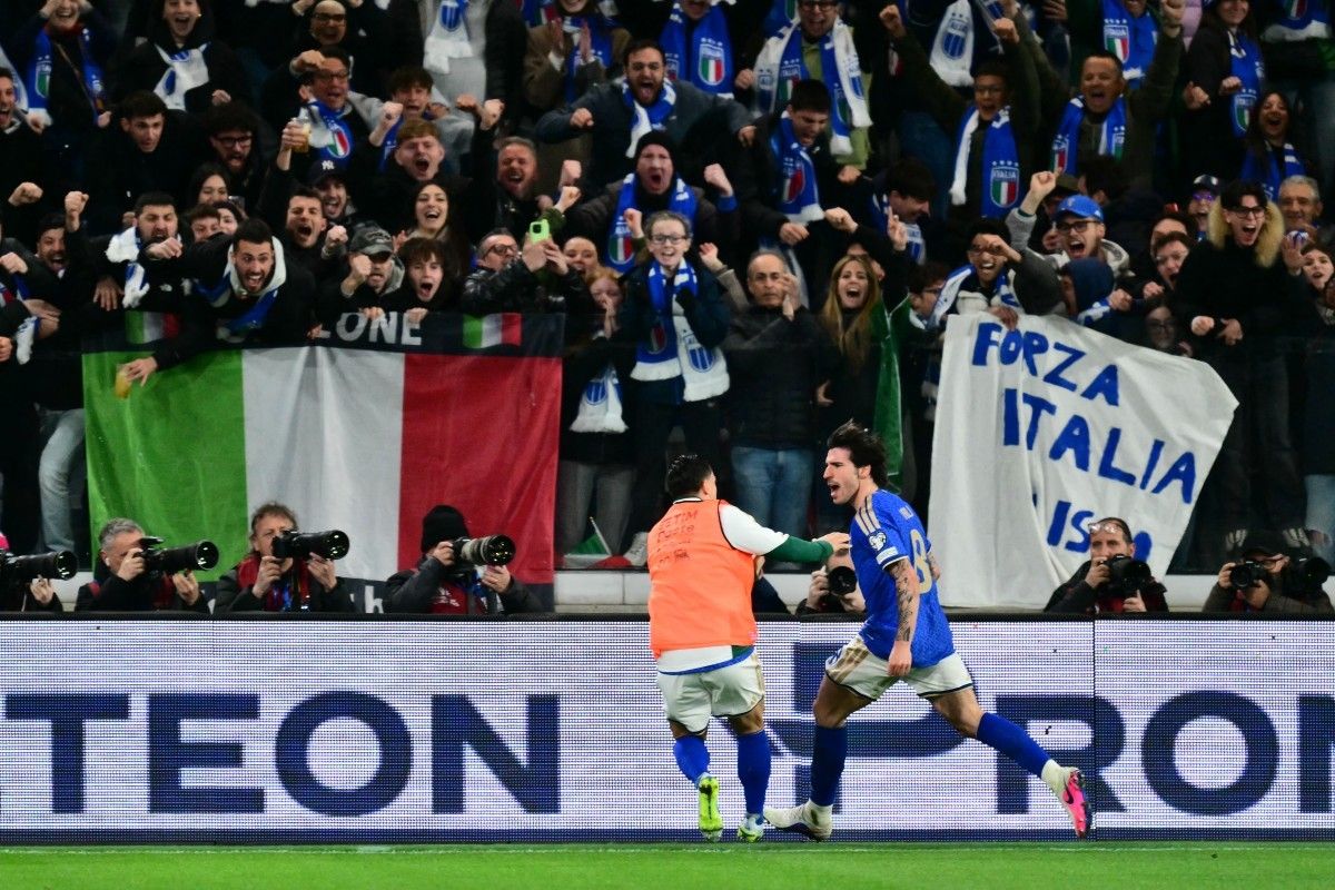Gelandang Sandro Tonali membuka kemenangan dua gol tanpa balas Italia atas Irlandia Utara dalam semifinal playoff kualifikasi Piala Dunia 2026 zona UEFA di New Balance Arena, Bergamo.