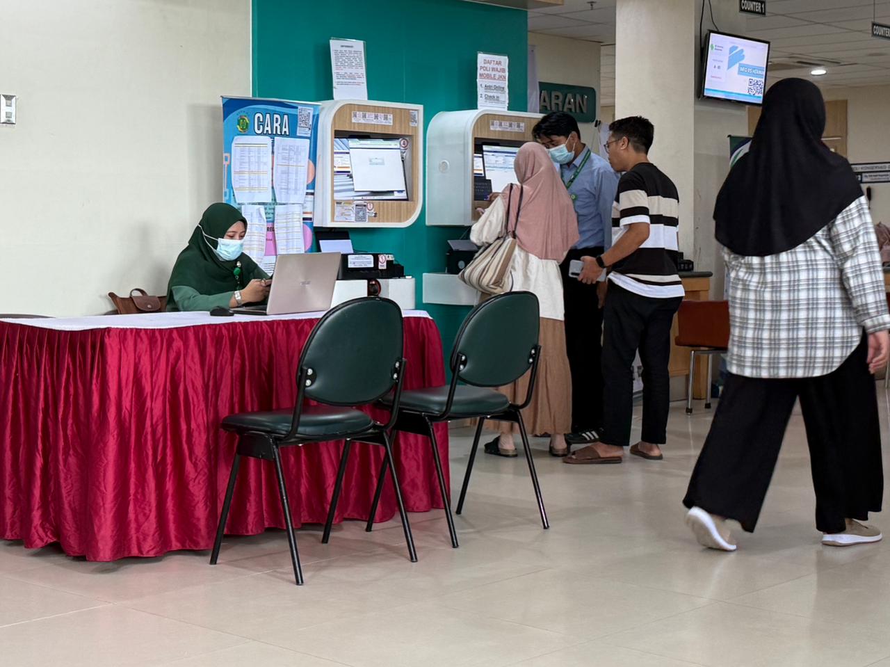 MENCOLOK: TPT perempuan lebih tinggi dibanding laki-laki, dibanding Agustus 2025, data November 2025 menunjukkan jika TPT perempuan naik tajam dibanding laki-laki.