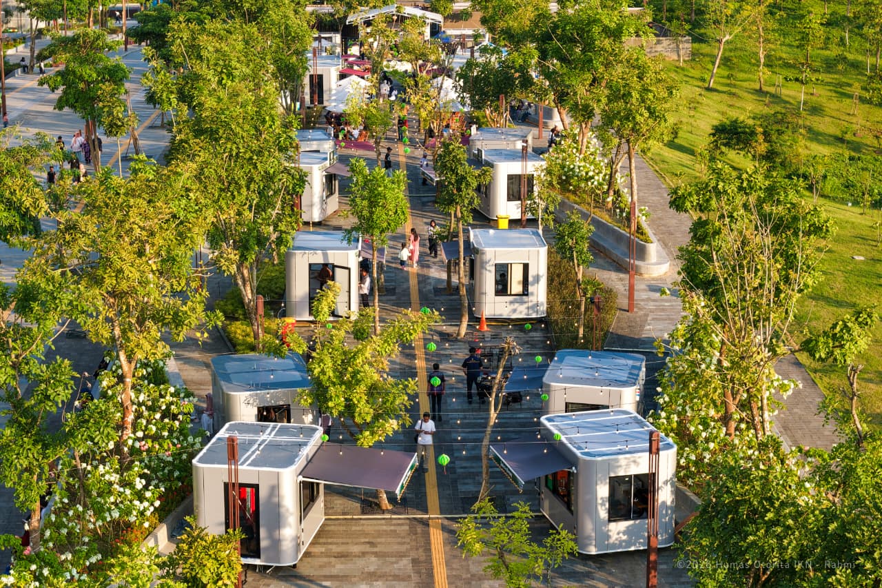 Pengunjung memadati kawasan IKN.