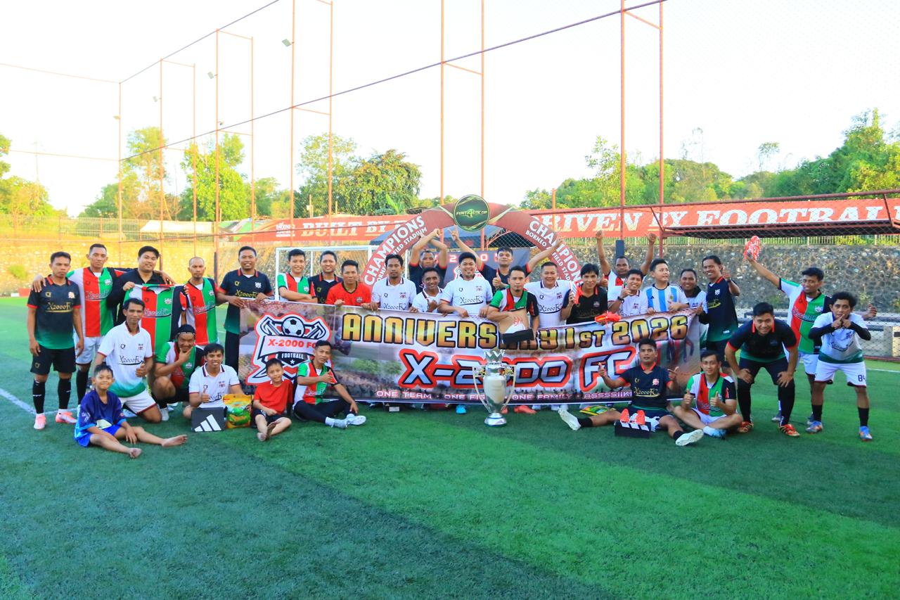SATU TAHUN : Komunitas olahraga X-2000 rayakan hari jadi dengan agenda fun football di Borneo Anfield Stadium, Sabtu (28/3).  