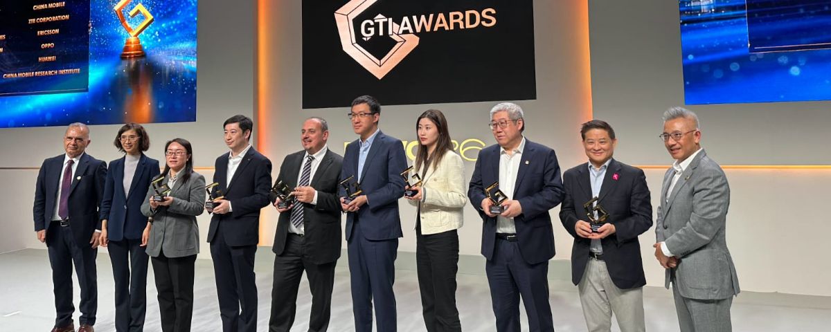 BOLEH BANGGA: Telkomsel menggondol Market Development Award &ndash; 5G Enterprise Network Solutions (ENS) pada GTI Awards 2026, Barcelona.     