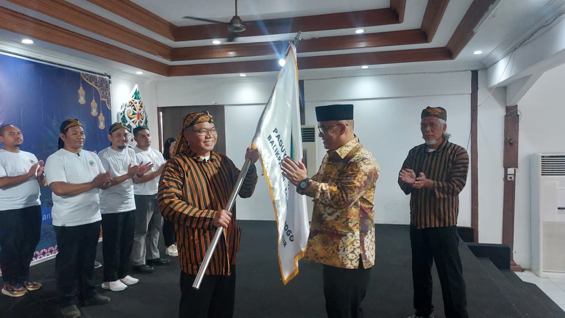 PENGUKUHAN: Pengukuhan pengurus Paguyuban Demak dilakukan langsung oleh Wakil Wali Kota Balikpapan, Bagus Susetyo.