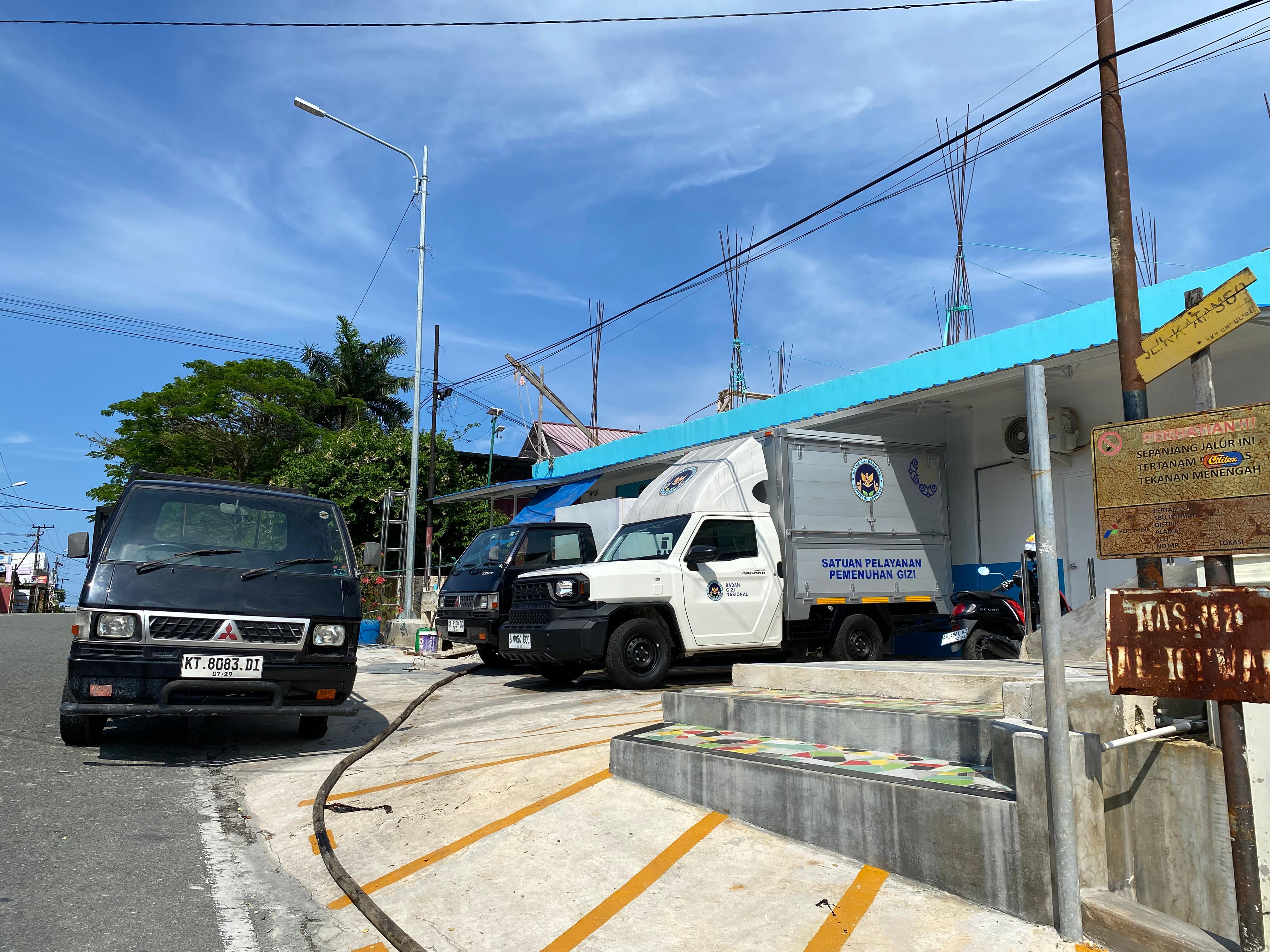 DIBERSIHKAN: Dapur SPPG Bontang Selatan 005 mempersiapkan diri jelang distribusi pasca libur lebaran pada 31 Maret mendatang. FOTO: ADIEL KUNDHARA/KP  