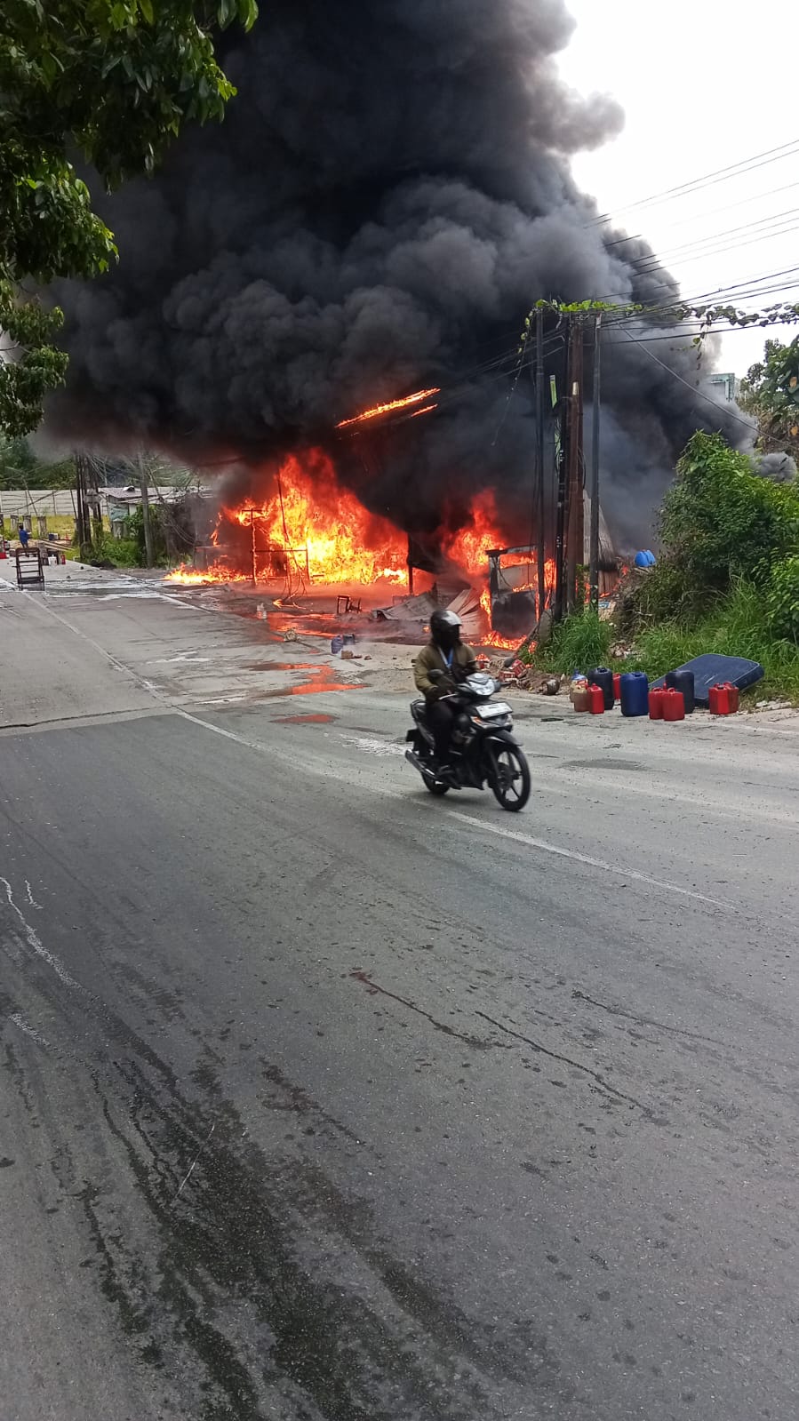 Kebakaran di Kariangau, Balikpapan Barat.