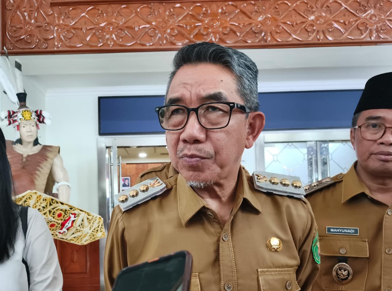 Bupati Kutim, Ardiansyah Sulaiman. Ia menilai kondisi permukiman yang padat dan akses jalan sempit menjadi kendala utama pemadaman api di Batu Ampar. (JUFRIADI/KP)