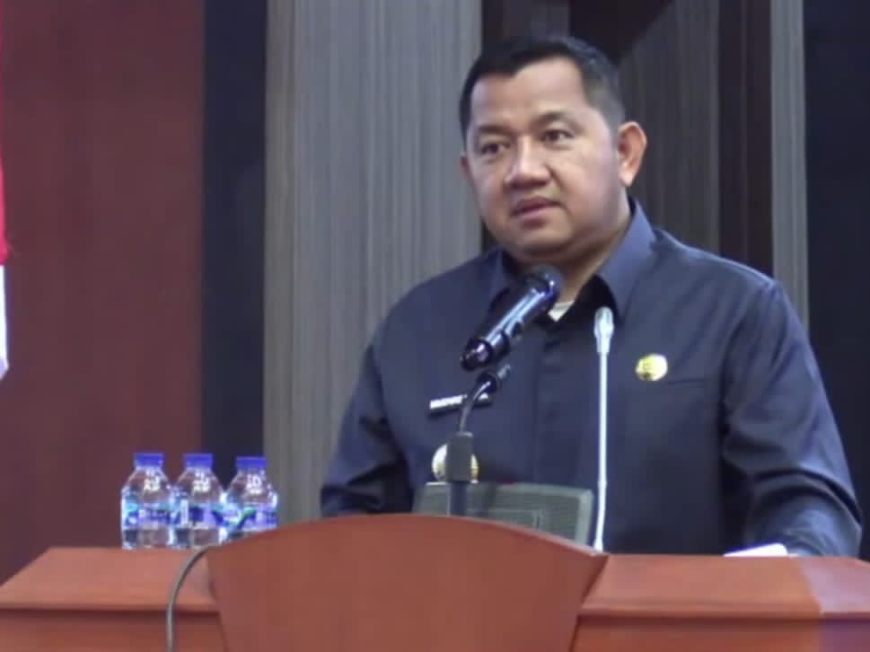 PARIPURNA: Mudyat Noor menyampaikan LKPJ tahun 2025.