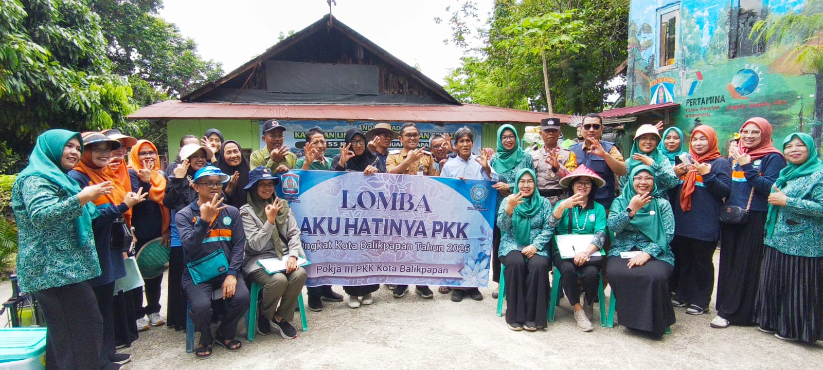 Tim penilai dari TP-PKK Kota Balikpapan menyambangi lingkungan RT 55 Muara Rapak pada penilaian lomba Aku HatiNya PKK.