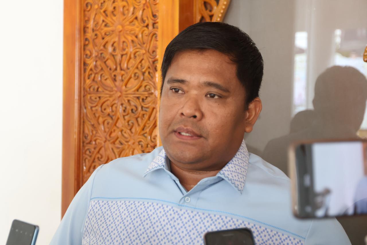 Ketua Komisi II DPRD Balikpapan Fauzi Adi Firmansyah memberikan keterangan kepada awak media usai RDP bersama BKAD, Senin (30/3).