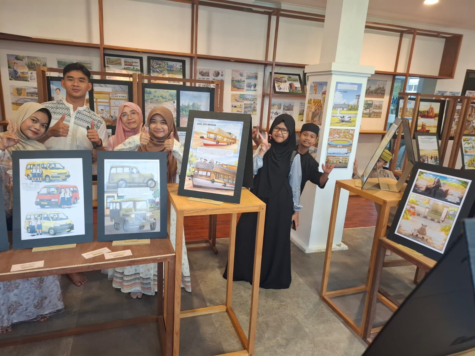 SUDUT PANDANG LAIN: Pameran yang menghadirkan lebih 200 karya dari 20 kreator lokal, mengangkat pengalaman personal untuk membaca wajah Samarinda dari dalam. (IST)