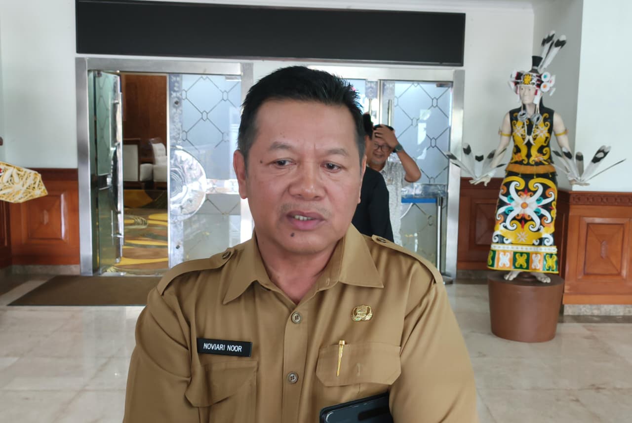 PERHATIAN: Asisten II Bidang Ekonomi dan Pembangunan Setkab Kutim, Noviari Noor. 