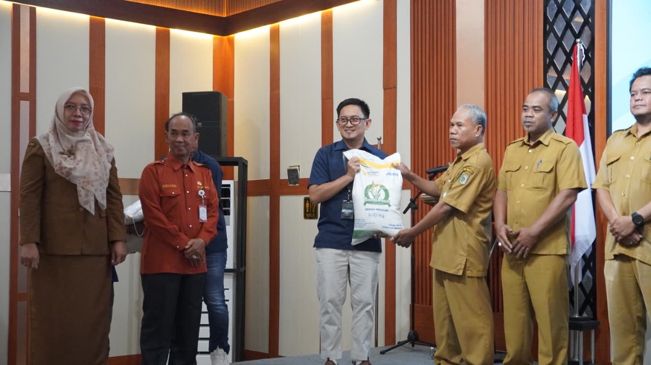 STOK PANGAN: Stok beras di Paser masih surplus dari hasil pertemuan Bulog dan Pemkab Paser, Selasa (31/3/2026). 