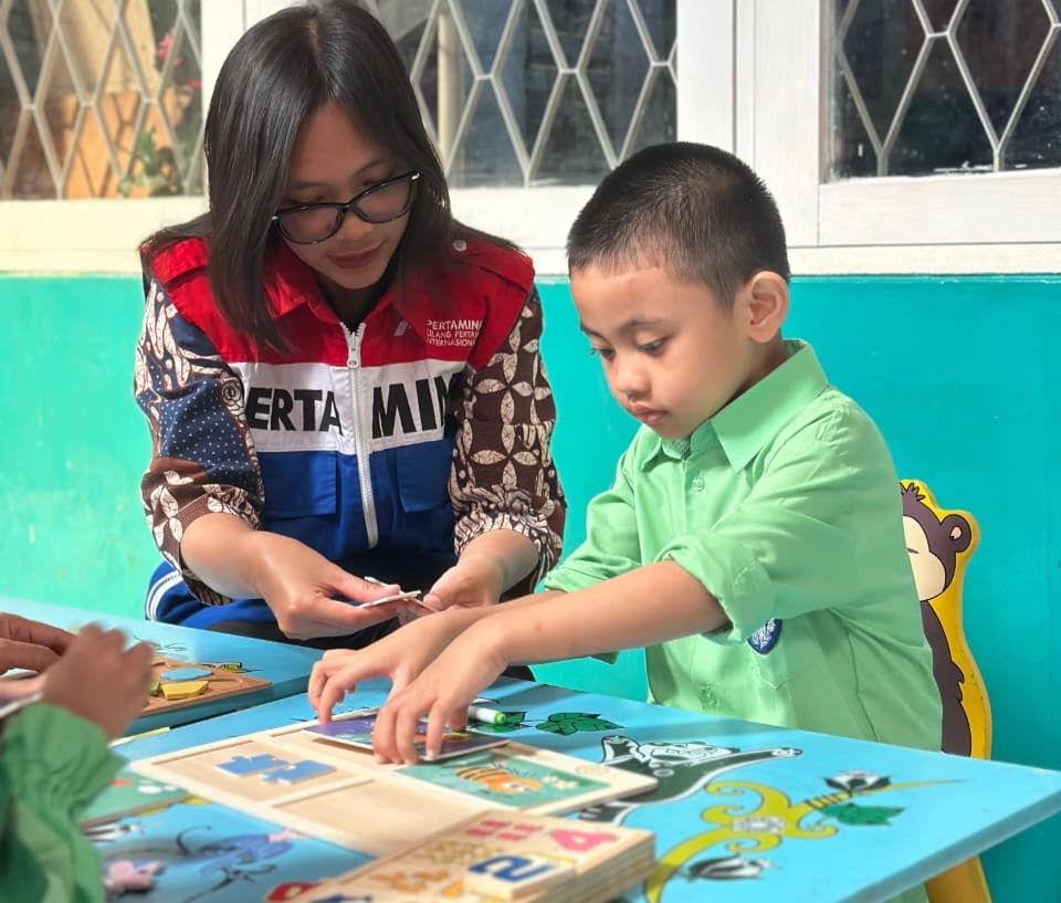 PRODUK: Produk-produk Kelompok Kayu Bina Karya Baitul Ghofur telah dimanfaatkan dalam program CSR PT PPN Kilang Balikpapan, khususnya melalui program Taman Asuh Sayang Anak.