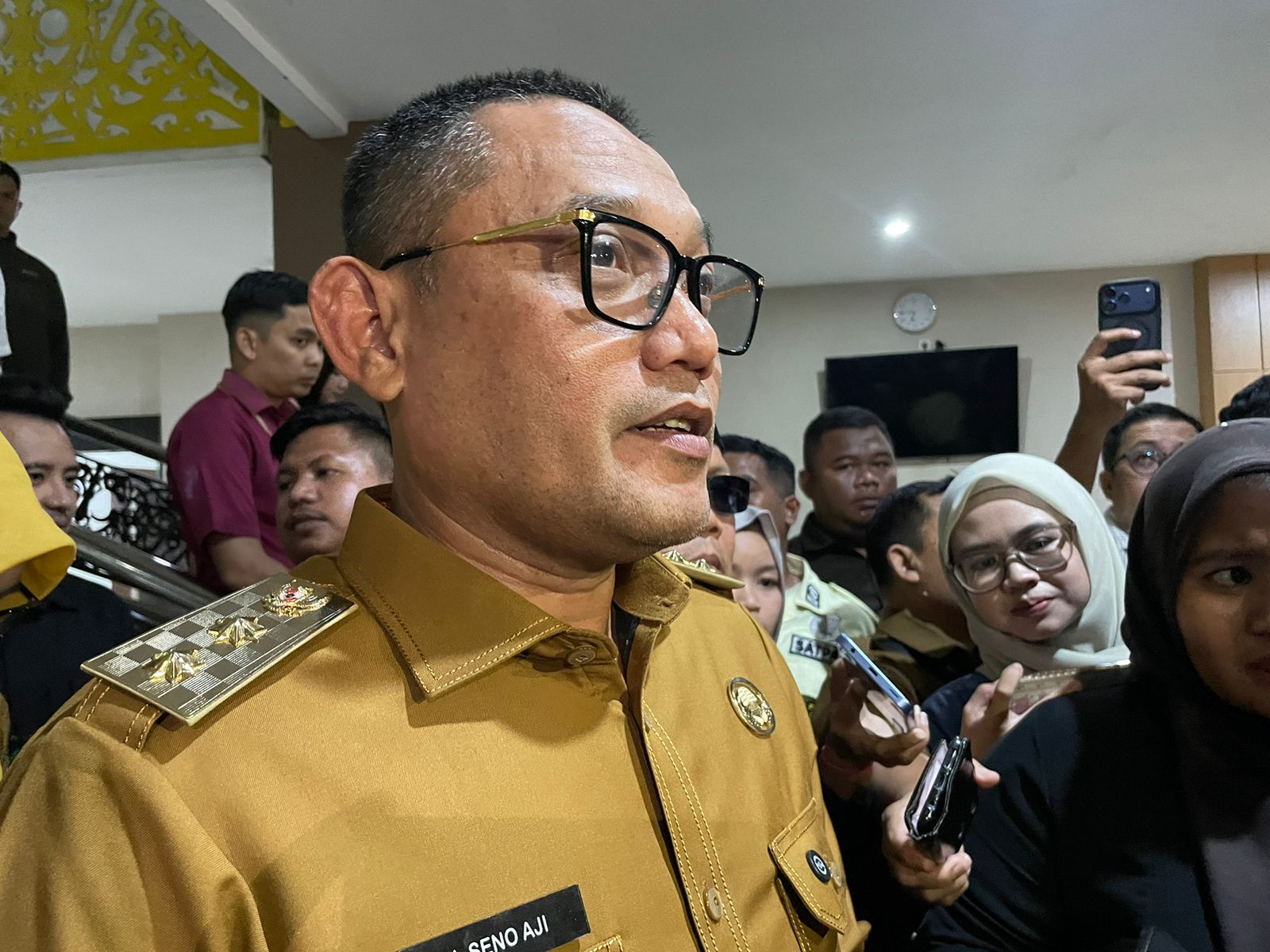 Wakil Gubernur Kaltim, Seno Aji. Ia menegaskan bahwa kritik mahasiswa adalah bagian dari proses demokrasi yang harus ditampung oleh pemerintah. (EKO PRALISTIO/KP)