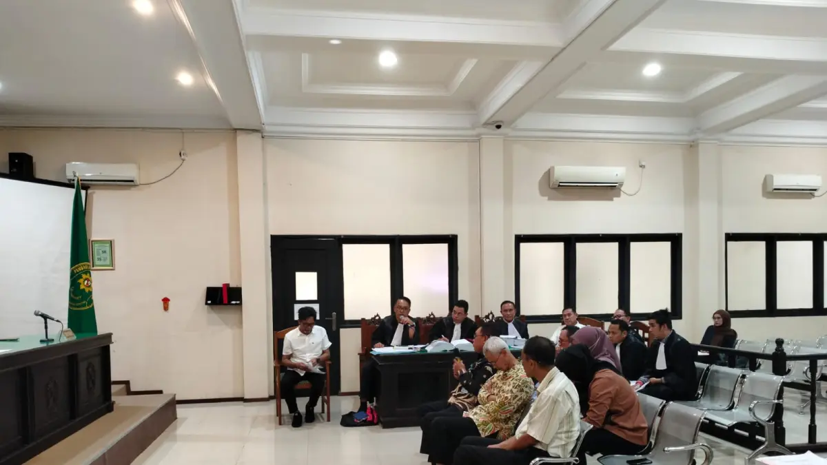 Sidang dugaan penyalahgunaan Hibah DBON di Pengadilan Tipikor Samarinda, Kamis (2/4/2026). JPU menghadirkan enam orang saksi untuk mengurai bagaimana hibah Rp100 miliar itu dianggarkan. (BAYU/KP)
