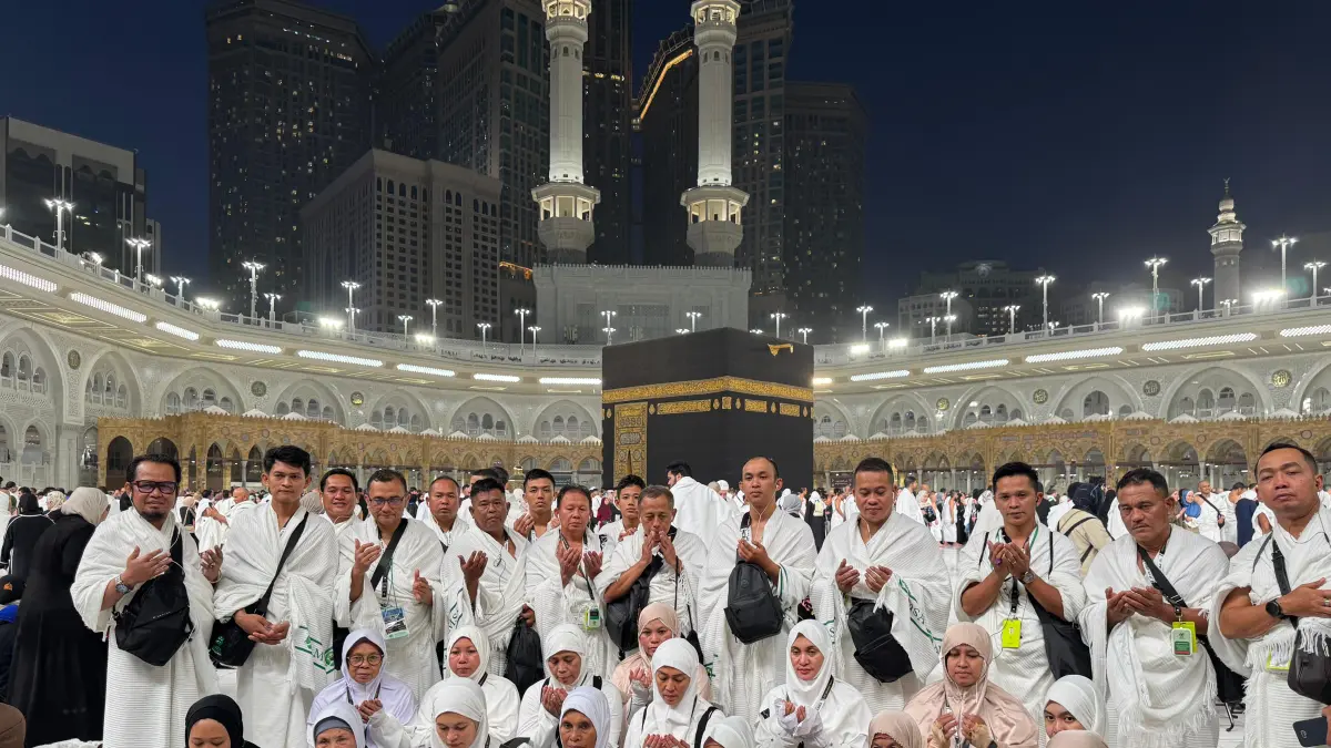 BOOKING: Sejauh jauh hari, AMSA Tour & Travel sudah mengamankan tiket pesawat. Untuk keberangkatan Agustus 2026, tiket dipesan sudah sejak Desember 2025.