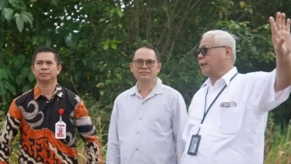 INFRASTRUKTUR: Peninjauan rencana pembangunan gudang penyimpanan pangan Bulog di Kampung Ngenyan Asa Barong Tongkok. IST/KP