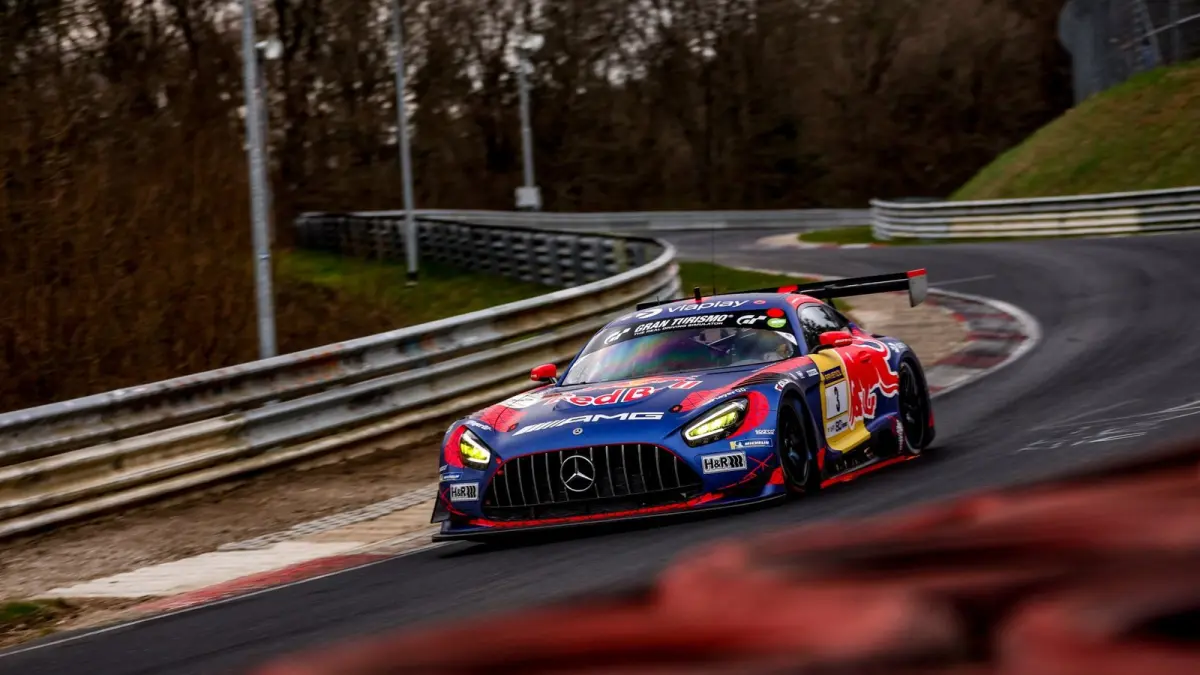 Max Verstappen mengendarai GT3 saat mengikuti balapan uji ketahanan di lintasan legendaris Nürburgring Nordschleife, Jerman. (CRASH)

