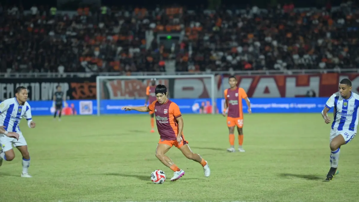 BIDIK TRIPOIN: Kei Hirose dkk bertekad mendulang poin sempurna di markas Madura United. (DONI ADITYA HARYONO/KP)