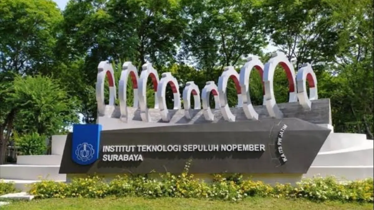 Gerbang utama Institut Teknologi Sepuluh Nopember (ITS) di Surabaya, kampus teknik yang menjadi yang terfavorit pada SNBP 2026. (Foto ist)