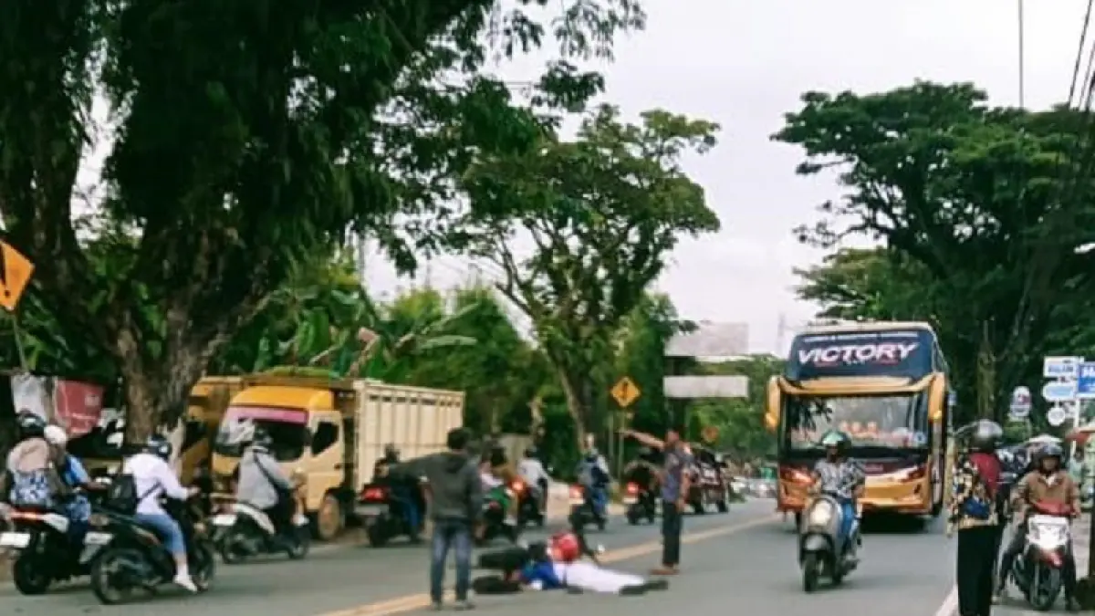 KECELAKAAN: Lokasi kecelakaan di kawasan Jalan Soekarno-Hatta KM 7 menewaskan pengendara motor yang hendak berangkat sekolah.