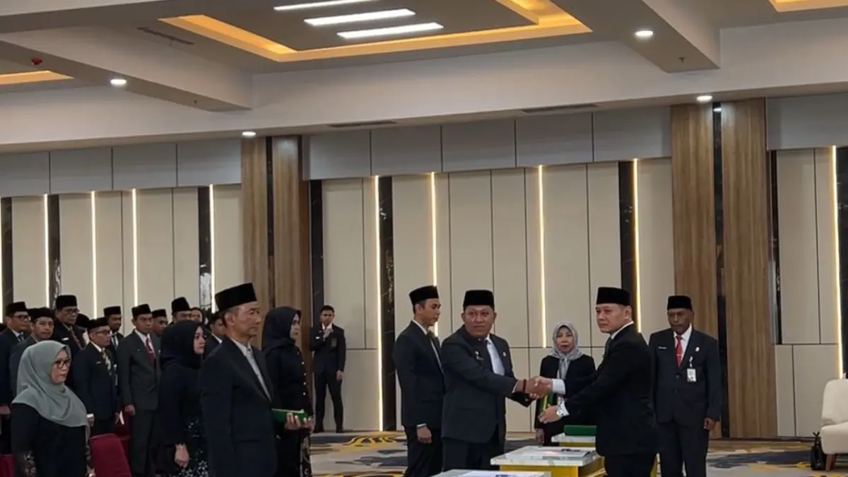 SAH: Kepala Dinas Ketahanan Pangan Paser M Arfah saat dilantik Bupati Paser Fahmi Fadli. 