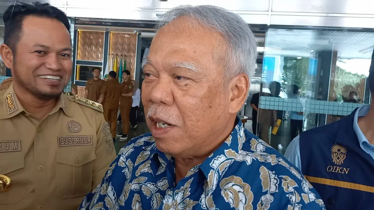 Kepala Otorita Ibu Kota Nusantara (OIKN), Basuki Hadimuljono, menegaskan kesiapan Istana Wakil Presiden untuk menyambut aktivitas kantor Gibran Rakabuming Raka. Sebanyak 50 staf kepresidenan telah ditugaskan lebih awal guna memastikan kelancaran transisi kerja di ibu kota baru. (EKO PRALISTIO/KP