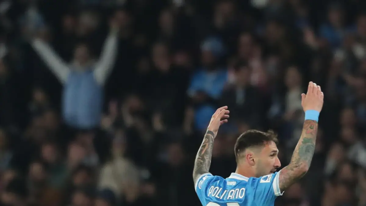 Matteo Politano merayakan gol pertamanya bagi Napoli.