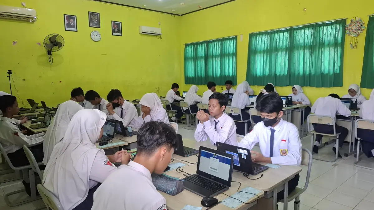 Pelajar kelas IX di SMP 1 Bontang yang mengikuti TKA. (FOTO ADIEL KUNDHARA/KP)
