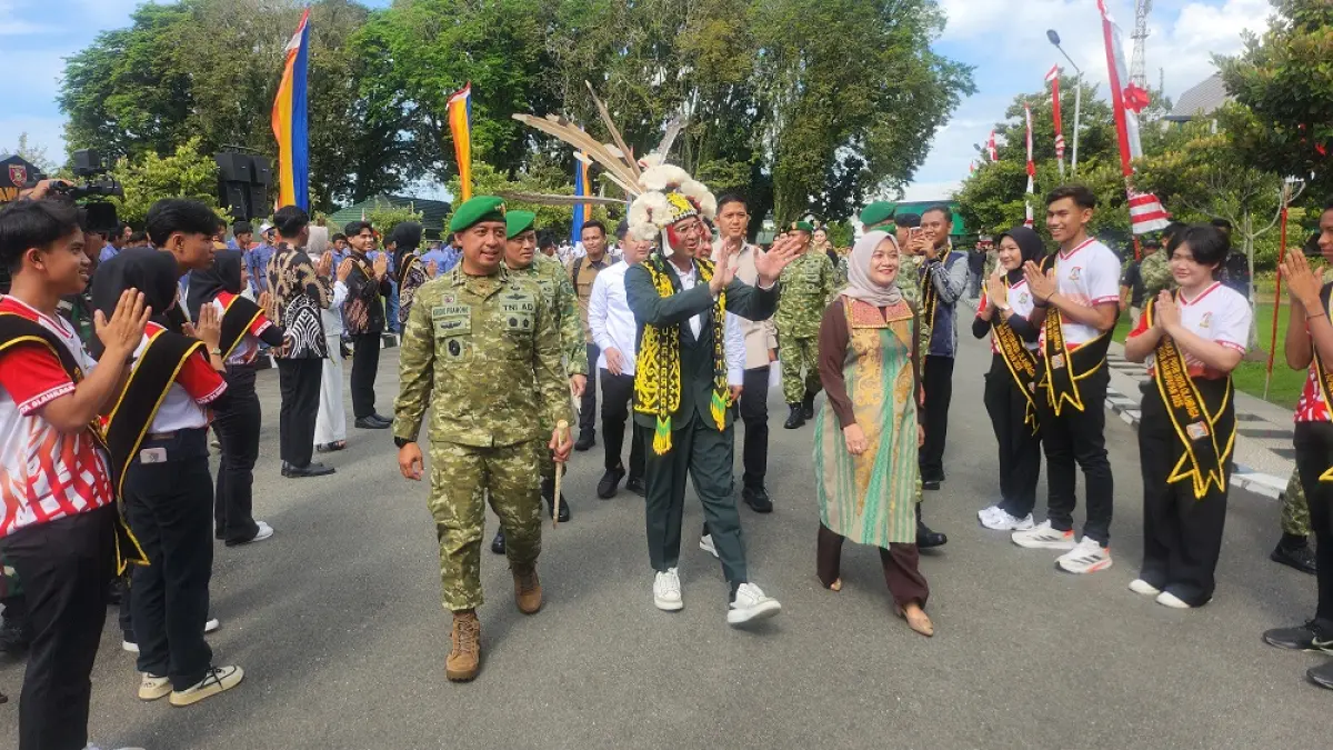 PANUTAN: Raffi Ahmad selaku utusan khusus Presiden di bidang pembinaan generasi muda dan pekerja seni menyambangi Makodam VI/Mulawarman dalam agenda Komunikasi Sosial Kreatif, Rabu (8/4). ULIL/KP