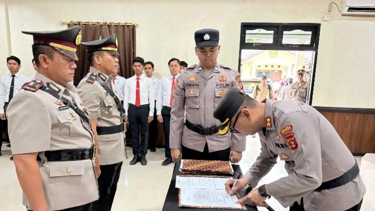 SAH: Serah terima jabatan sejumlah perwira di lingkungan Polres Kubar. 