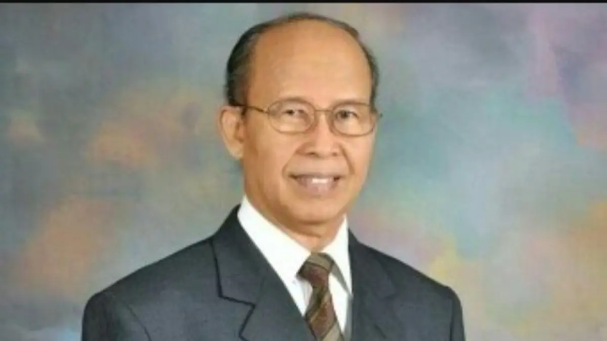  Bupati pertama Kabupaten Kutai Barat, Rama Alexander Asia.