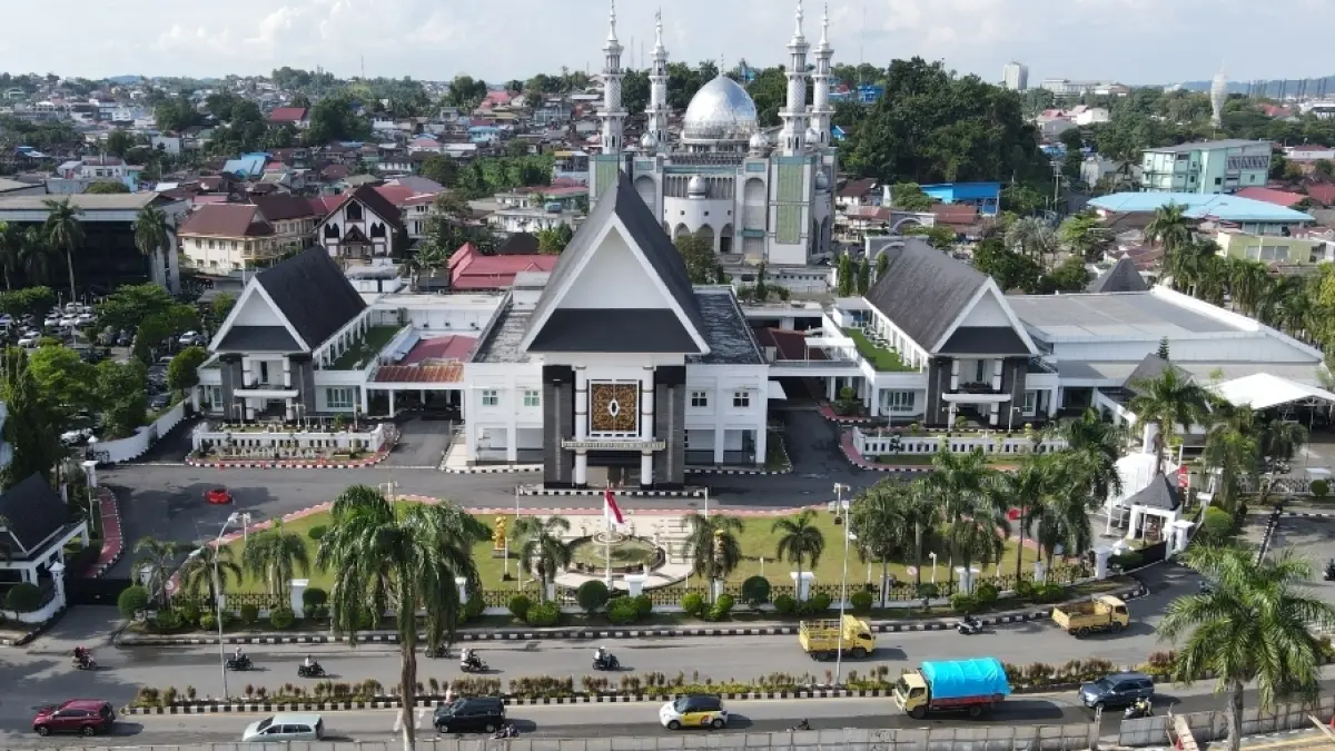 Kompleks Rumah Dinas Gubernur Kaltim di Jalan Gajah Mada, Samarinda. Penataan ruang kerja menjadi salah satu poin besar dalam alokasi anggaran belanja daerah tahun 2024-2025. (RAMA/KP)