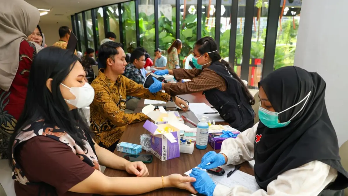 DONOR: Aktivitas donor darah yang dimotori oleh IKN menggandeng UMY sekaligus skrining diabetes. (oikn/kp)