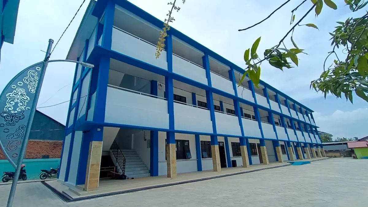 Lanjutan pembangunan RKB di SMP 1 sudah dikerjakan tahun lalu dan bisa dimanfaatkan pada  tahun ajaran baru mendatang. (ADIEL KUNDHARA/KALTIM POST)
