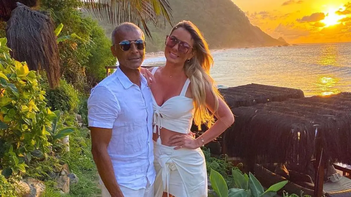 Legenda Brasil, Romario saat masih menjalin kasih dengan Marcelle Ceolin pada 2022.