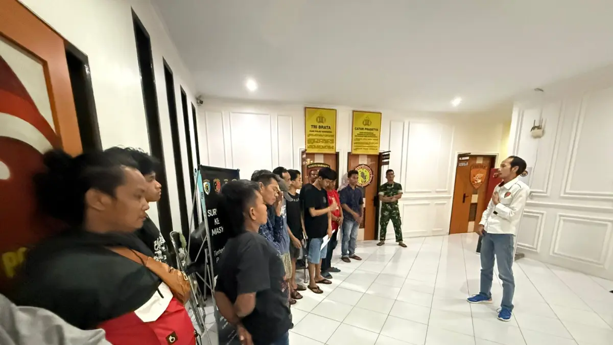 Mediasi korban dan terduga pelaku di Teluk Pandan, Kutim berujung damai melalui restorative justice, Kamis (9/4/2026). (IST)

&nbsp;