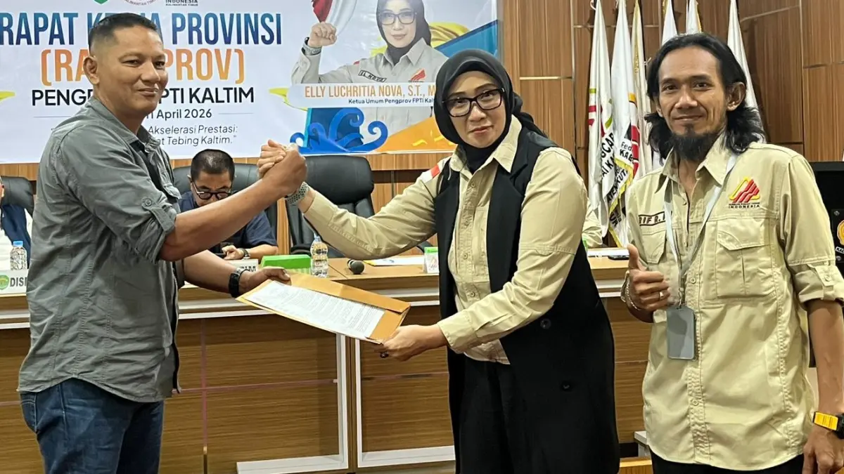 Ketua Umum Kaltim Elly Luchritia Nova (dua kanan). (FOTO NASYA/KP)