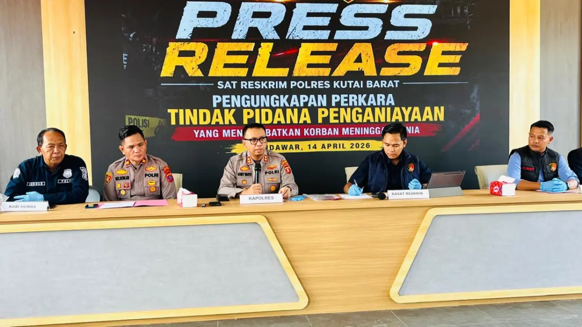 RILIS KASUS: Kapolres Kubar, AKBP Boney Wahyu Wicaksono (tengah) saat memimpin press realase kepada awak media di Mapolres Kubar. 