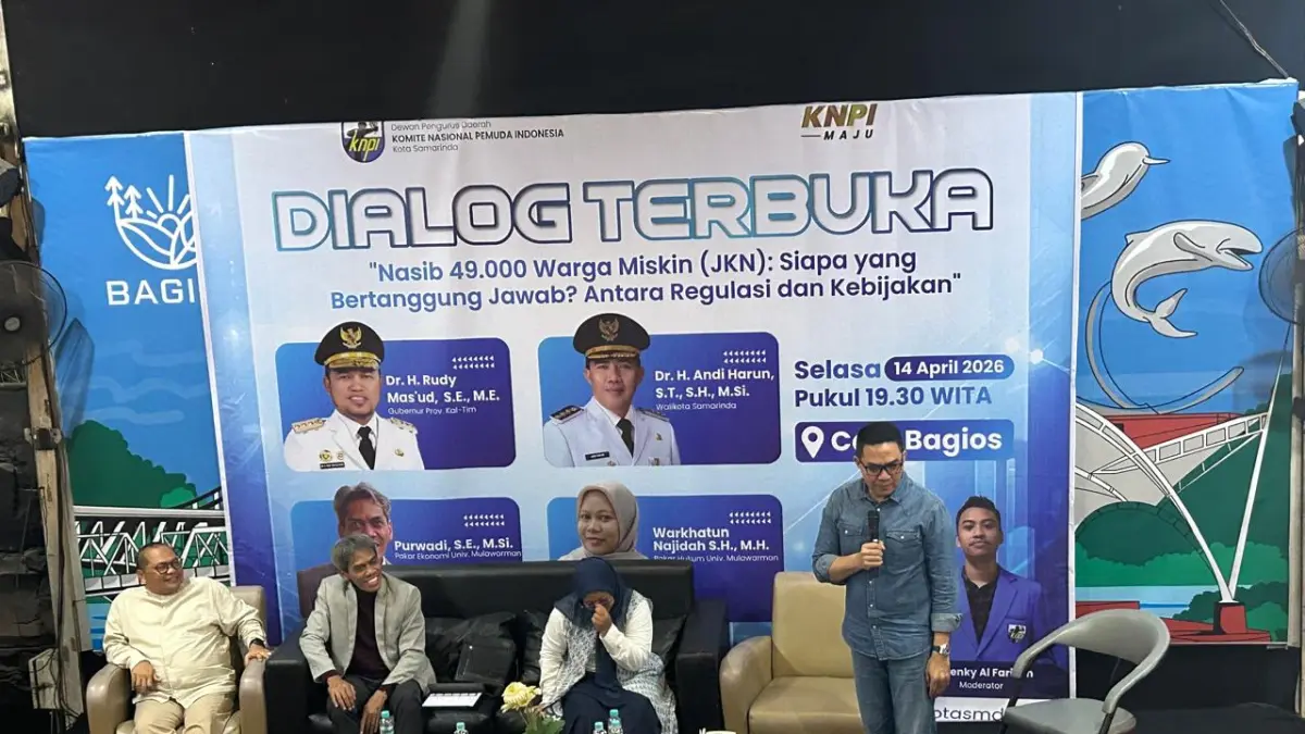 ADU ARGUMEN: Wali Kota Samarinda, Andi Harun (kanan), saat berdialog dengan Kepala Dinas Kesehatan Kaltim, dr. Jaya Mualimin (kiri), dalam forum yang digelar KNPI Samarinda. Pertemuan ini membahas kepastian nasib 49.742 warga Samarinda yang iuran BPJS-nya dikembalikan Pemprov ke daerah mulai 1 Mei mendatang. (EKO PRALISTIO/KP)