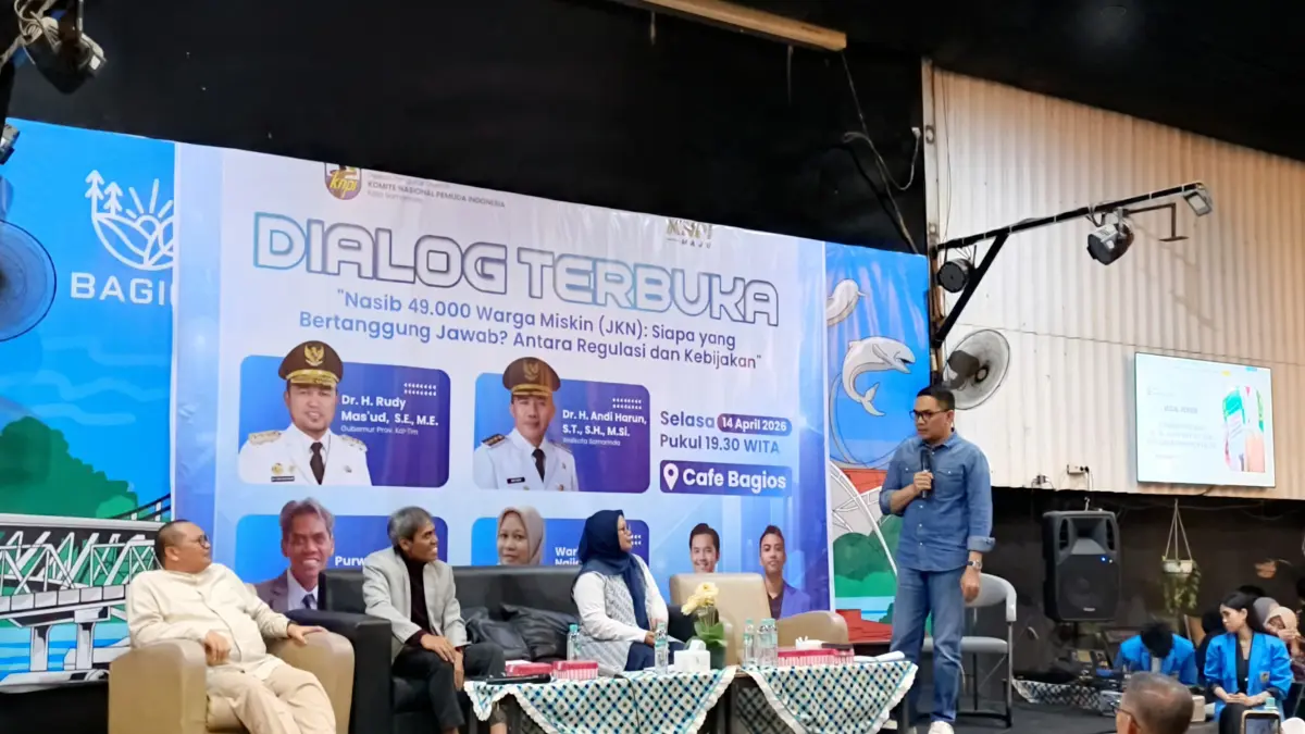PRINSIP: Wali Kota Samarinda Andi Harun, menyampaikan pandangan soal pentingnya kebijakan berkeadilan dalam dialog KNPI, Selasa (14/4) malam.