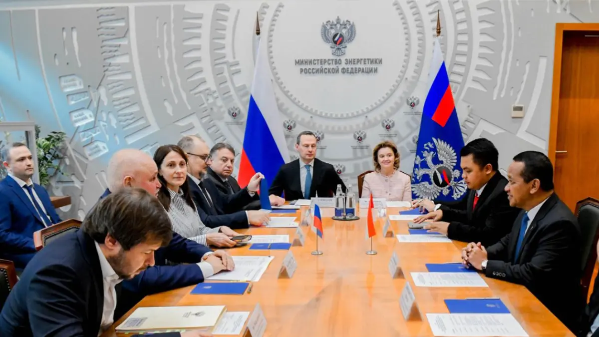 BUKA JALAN: Menteri ESDM Bahlil Lahadalia bertemu dengan Menteri Energi Rusia Sergey Tsivilev di Moskow untuk membuka peluang penambahan cadangan minyak mentah untuk kebutuhan domestik. IST/KP