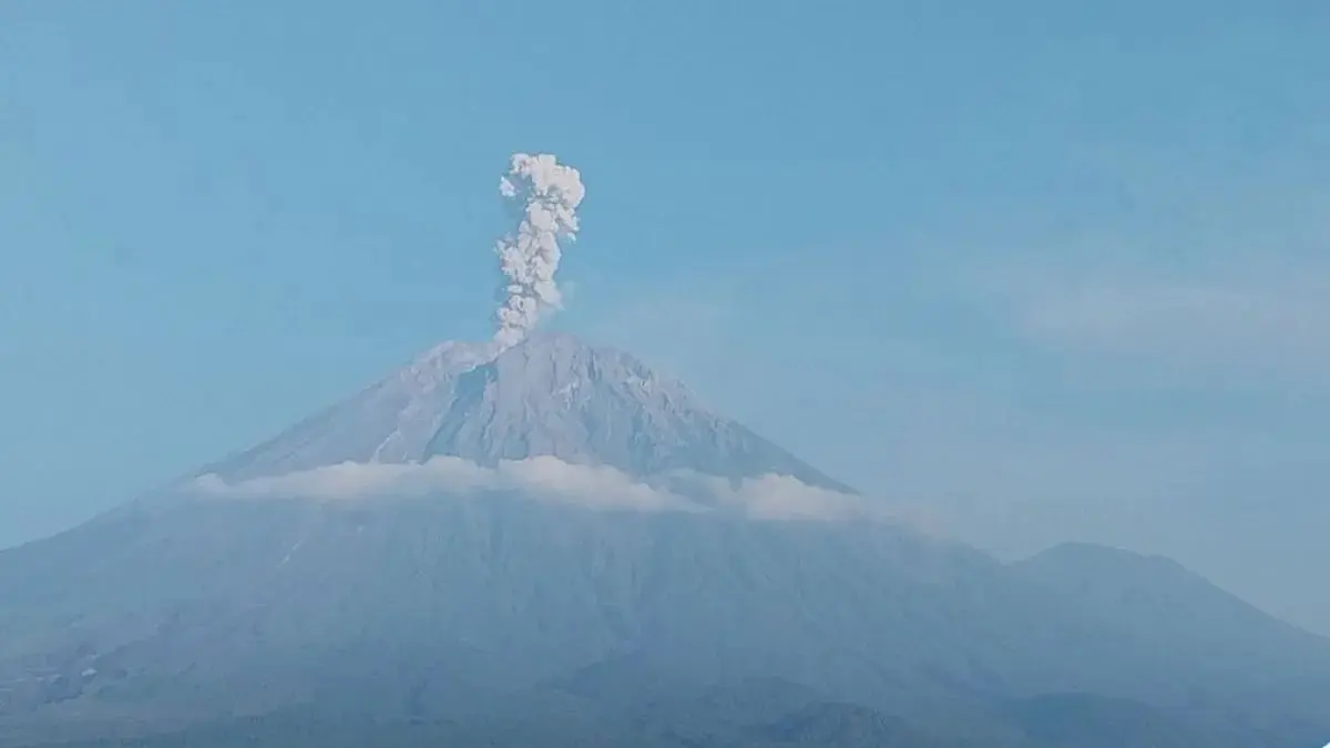 Pantauan Gunung Merapi menunjukkan terjadi 5 kali erupsi pada Kamis, 16 April 2026. (Ist)