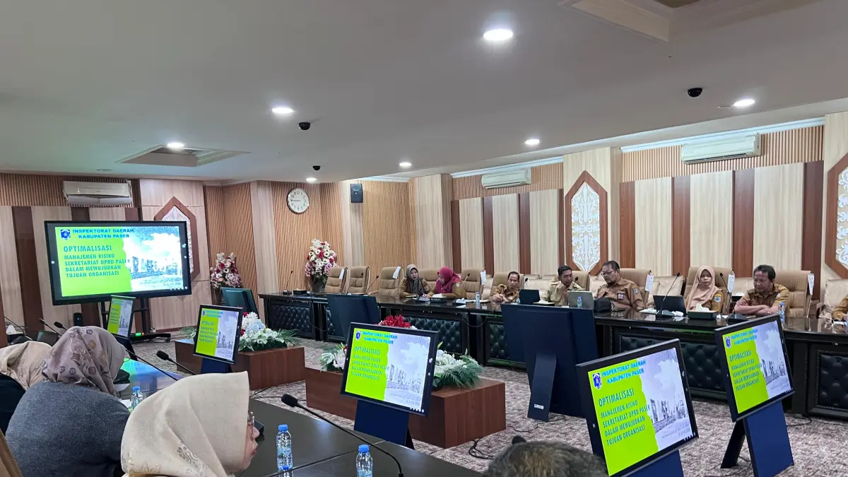 Sekretariat DPRD Paser melaksanakan sosialisasi dan pengisian kertas kerja Manajemen Risiko Tahun 2026 bersama Inspektorat, Selasa (14/4/2026). (Najib/KP)

&nbsp;