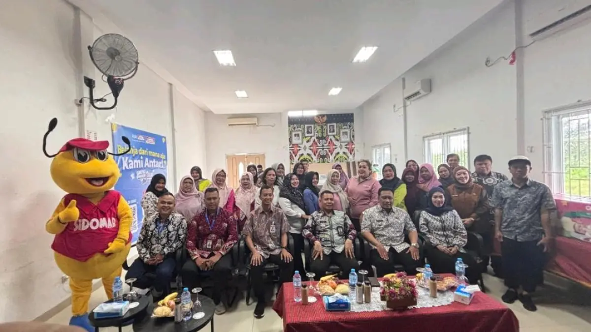 FOTO BERSAMA: Kegiatan Penyerahan Bantuan Alat-Alat Kesehatan untuk Sarana Posyandu (16/4/2026).