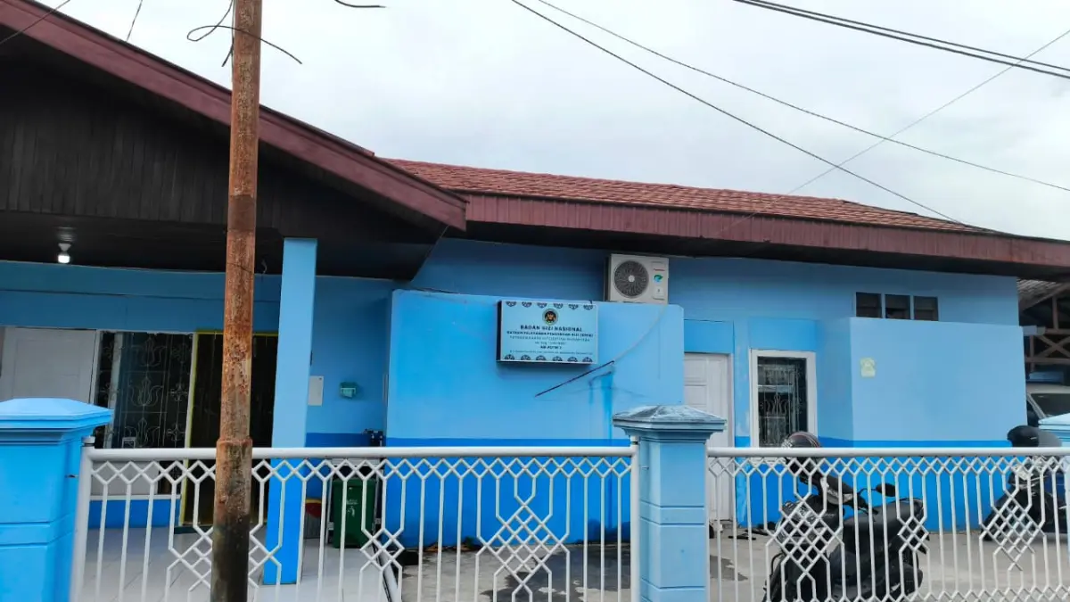 Salah satu dapur SPPG di Samarinda yang ditutup sementara akibat kendala masalah IPAL. (HAFIZ/KP)

&nbsp;