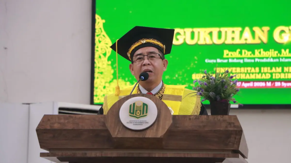 TERUS BERKEMBANG: Prof Dr Khojir MSI dikukuhkan sebagai guru besar bidang ilmu pendidikan Islam multikultural, Jumat (17/4). (IST)