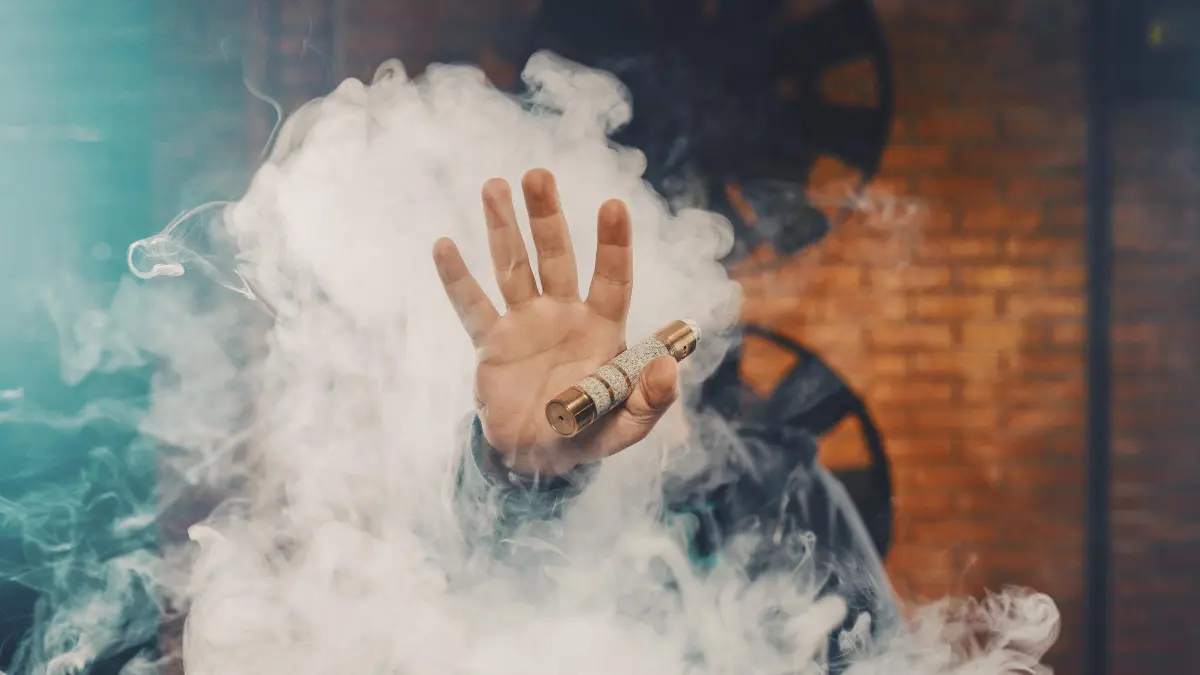 BERBAHAYA: Masyarakat diminta lebih waspada terhadap potensi bahaya vape, termasuk kemungkinan disalahgunakan sebagai media konsumsi narkoba.