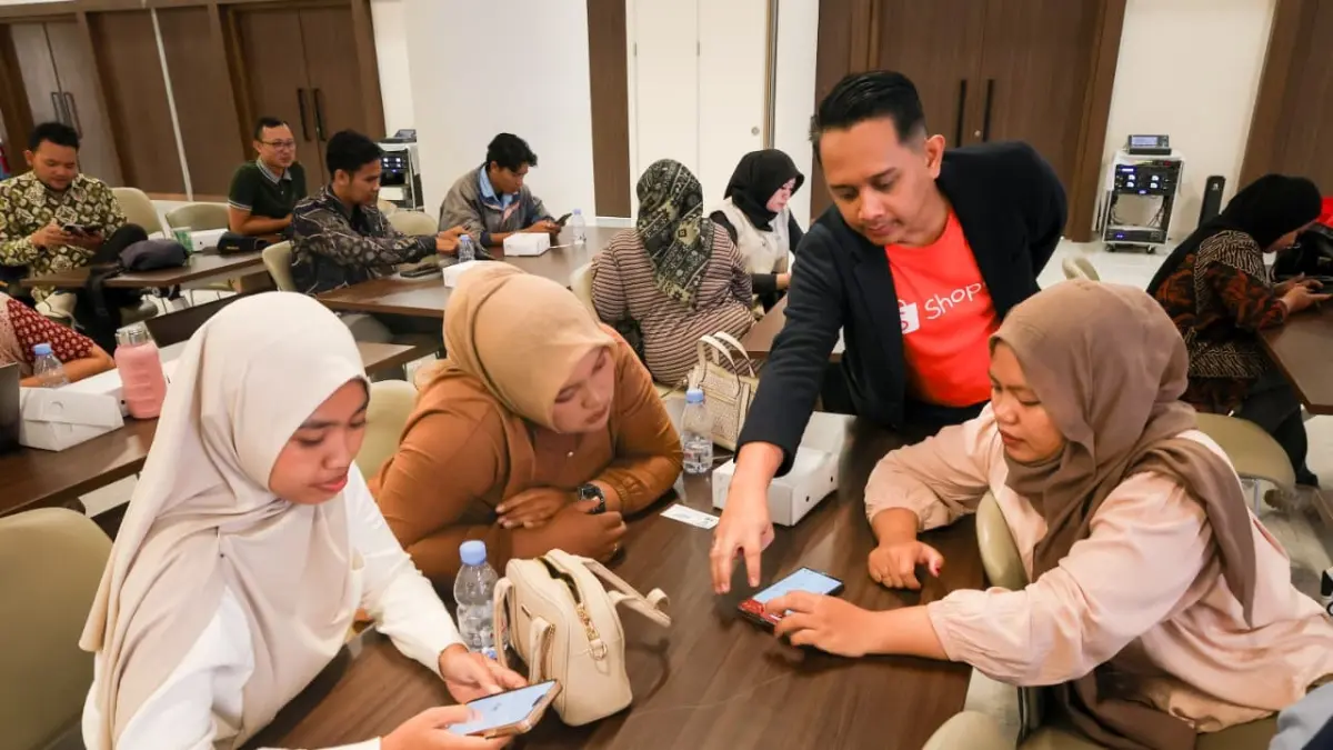 PELATIHAN: Peserta tampak serius mengikuti program Gen Matic x Shopee di IKN. (oikn/kp)